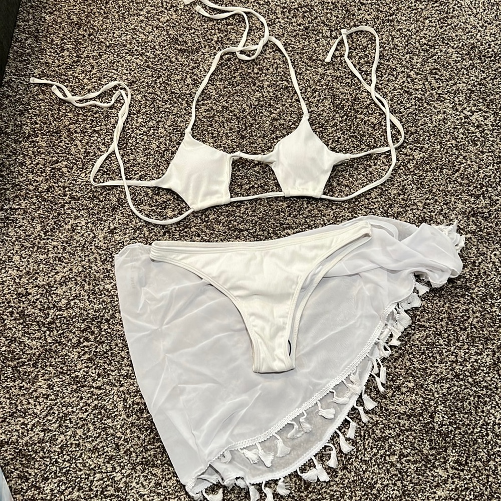 Shein White Ribbed Cut Out Bikini Size L NWT